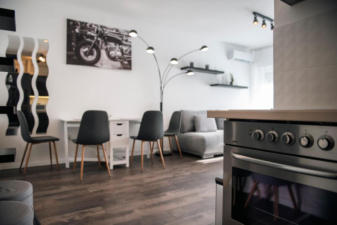 Appartamento Anavrin apartman- csendes lakás a belváros közepén Pécs Esterno foto