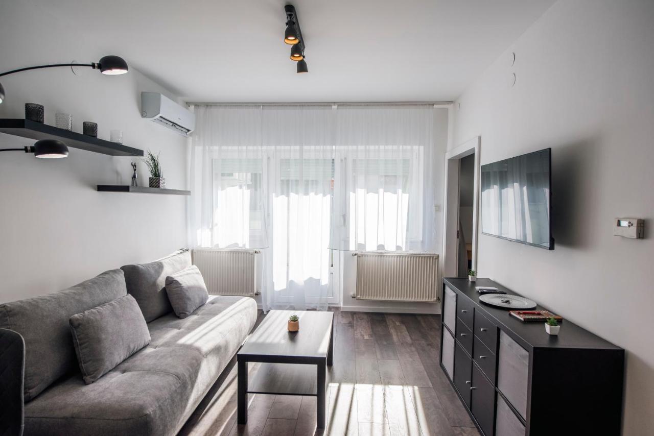Appartamento Anavrin apartman- csendes lakás a belváros közepén Pécs Esterno foto